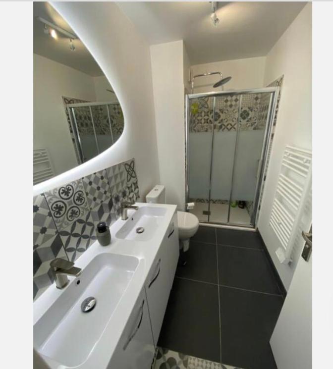 Hyper Centre Apartment